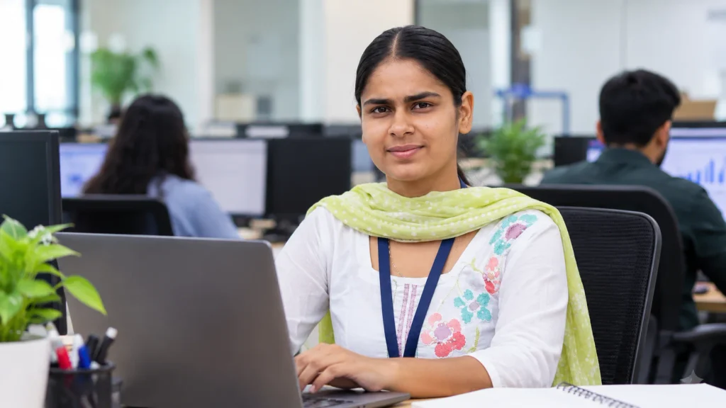 Kamna Saini working in search engine marketing at an IT company after completing skill training.